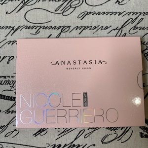 Anastasia Beverly Hills x Nicole Guerriero